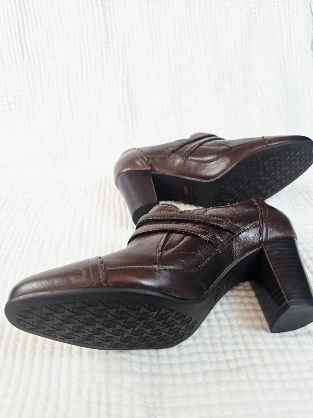 Clarks Artisan Brown Leather Double Buckle Heeled Shootie - Women's 8